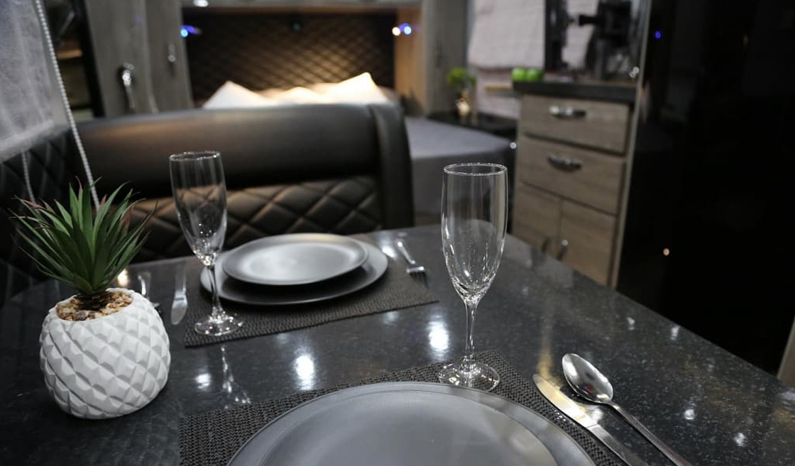 Hardtop Camping Trailers For Sale With Lockable Bar Monolithic Vents Integrated Bathroom Power Supply