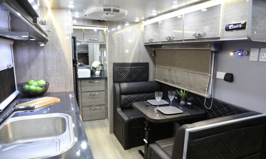 Aluminum Camper Trailer 3000 Lbs 3500 Lbs With Spacious Bathroom And Queen Bed With Plenty Of Space For Going Out
