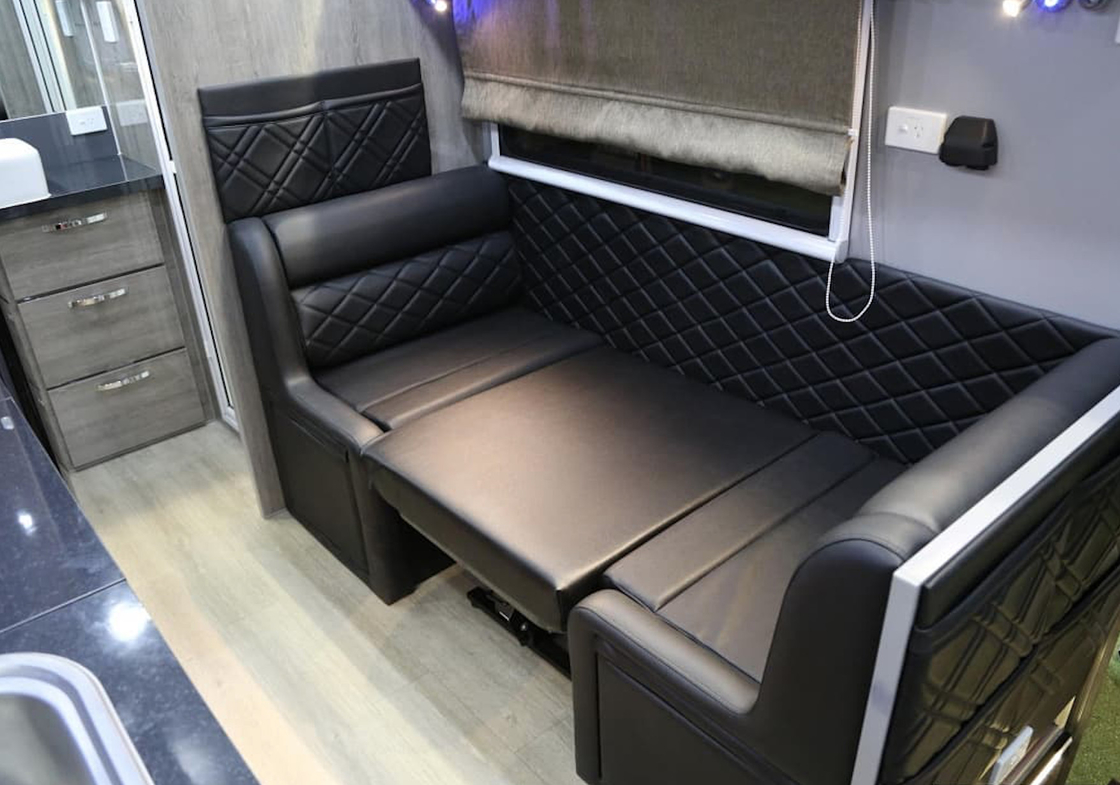Aluminum Camper Trailer 3000 Lbs 3500 Lbs With Spacious Bathroom And Queen Bed With Plenty Of Space For Going Out
