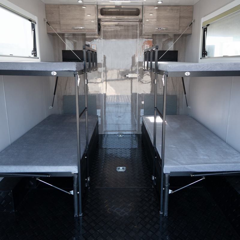 3 Person 4 Person Camper Trailer Off-Road Trailer Hardtop RV For Going Out To Play Large Space