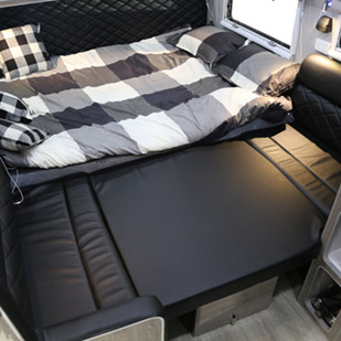 Small Hard Top Campers For Sale With LED Lights Manual Awnings Safety Locks