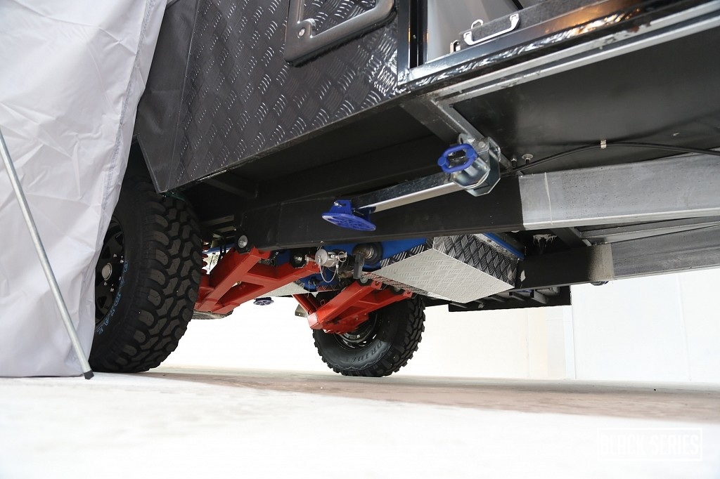 Small Hard Top Campers For Sale With LED Lights Manual Awnings Safety Locks