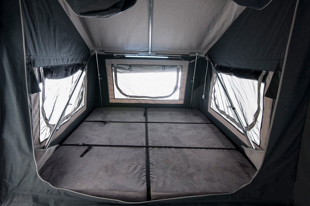 Off Road Camper Car Van With Black Independent Suspension Galvanized Coated Tow Bar To Ha