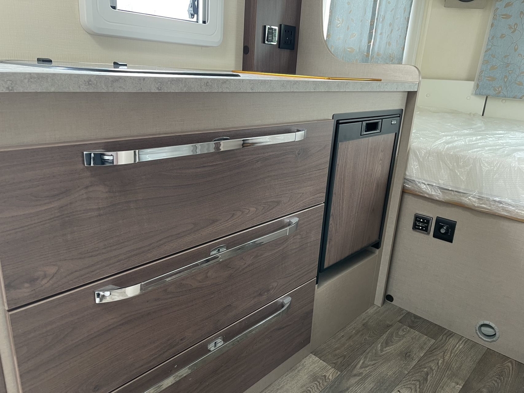 Interior Caravana Pequena Com Banheiro E Chuveiro Para Venda Autocarro Caravanas Mini Com Sistema Completo de Vida