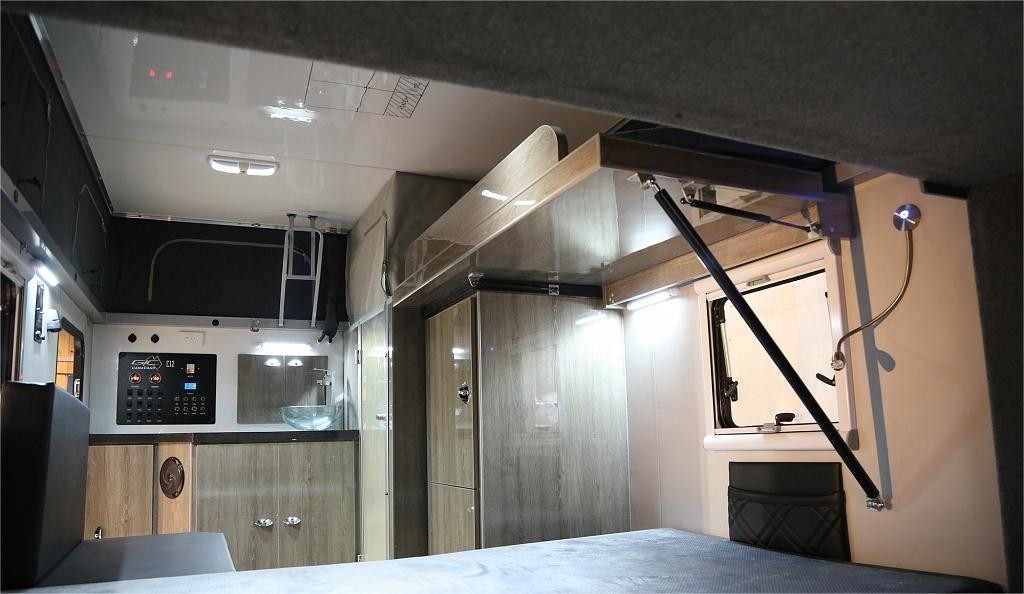 50 Foot 30 Ft All Terrain Camper Trailer Hardtop Off Road Motorhomes Caravans Outdoor Adventures
