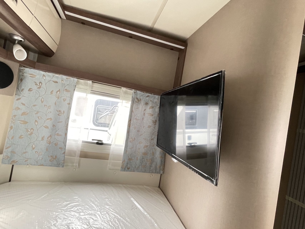 Hard Top Campsite Trailer RV Road Trailer Simple Decoration Style Rich Configuration