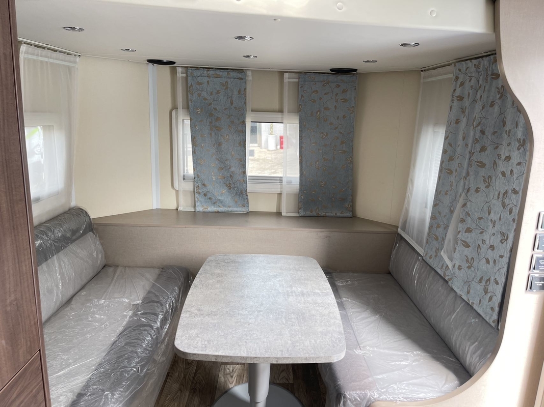 Hard Top Campsite Trailer RV Road Trailer Simple Decoration Style Rich Configuration